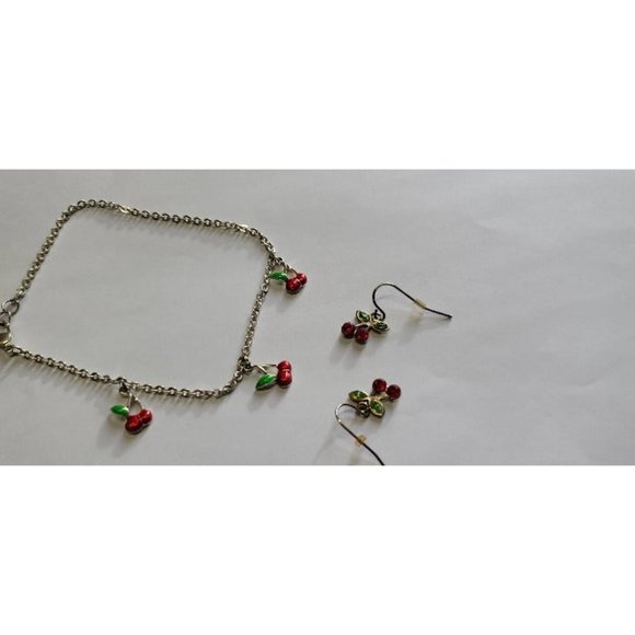Avon Vintage Cherry bracelet and earrings - Picture 2 of 5